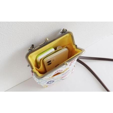 ふるさと納税 【高島屋選定品】〈AYANOKOJI〉がま口お散歩ポシェット(京都菊菱 白)| がま口専門店 雑貨 人気ブランド 京都府京都市_2