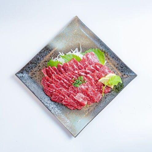 ふるさと納税 [amazon価格][熊本と畜] 桜屋 特選馬刺し スライス300g 熊本県錦町