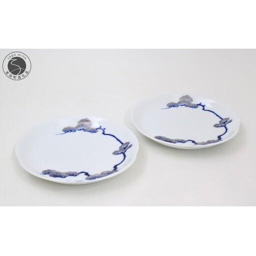 ふるさと納税 有田焼 金彩松 ペア梅型皿[深川製磁]食器 器 うつわ 和食器 伝統工芸 松 縁起物 吉祥紋様 セット aa067 佐賀県有田町