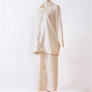 ふるさと納税 【丹後シルク】　パジャマ 襟付き　女性用　肌にやさしいしシルク100%の寝間着 【高島屋選定品】_装飾品・工芸品 女性・レディー.. 京都府与謝野町の画像