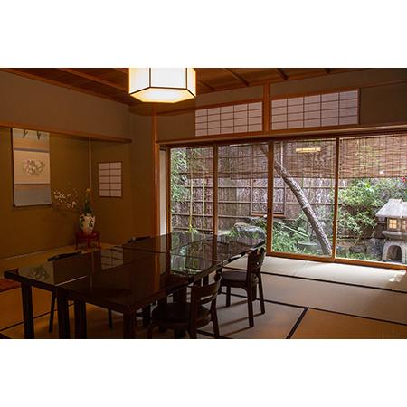 海外品 ふるさと納税 【ミシュラン掲載】建仁寺 祇園 丸山 ランチ・ディナー共通コース 2名様（1年間有効） お店でふるなび美食体験 FN-Gourmet276528 京都府京都市 【EI4279976194】(150700円)