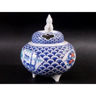 ふるさと納税 【伊万里焼】市川冬山窯「色鍋島青海波扇文香炉」 037-H753 佐賀県伊万里市の画像