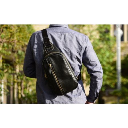 ふるさと納税 高級レザーを使った大人の ワンショルダーバッグ ナイトブラック【CC23W】 滋賀県近江八幡市の画像