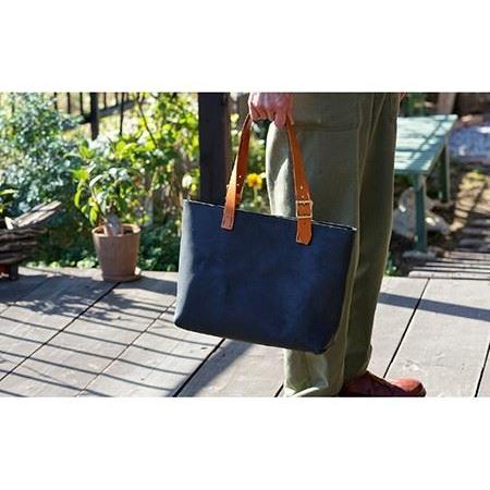 ふるさと納税 【経年変化を楽しむ本革製品】A4 トート バッグ 本革《糸島》【BLESS】 [AAA021] 福岡県糸島市の画像