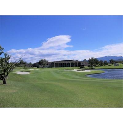 秋冬の主役◎ ふるさと納税 A02_30　新発田市内ゴルフ場共通感謝券（90，000円分） 新潟県新発田市 【3322676660】(117000円)