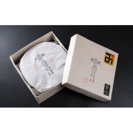 沈金の花柄のある木製漆塗りの弁当箱です。沓沢正市 川連屋漆店 未使用