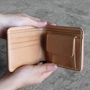 ふるさと納税 栃木レザー使用｜やわらか本革二つ折り財布｜Half wallet 02C｜レッドminca（全7色） 栃木県栃木市の画像