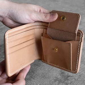 ふるさと納税 栃木レザー使用｜滑らか本革二つ折り財布｜Half wallet 01C｜ブルー｜minca（全7色） 栃木県栃木市の画像