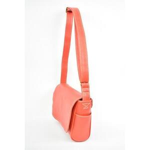 ふるさと納税 【minca】栃木レザーのショルダーバッグ01S 斜めがけ ミニサイズ ソフトな手触り/Shoulder bag 01/S/レッド　545【かばん ファッシ.. 栃木県栃木市の画像