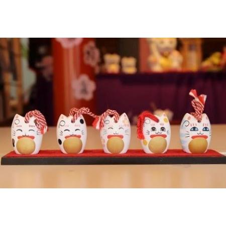 ふるさと納税 ＜宮若追い出し猫＞ マスコット仕かける（土鈴５体） [M32] 招き猫 招福 仕合わせ 思わしい 華めく 金運 猫 ねこ 猫 手作り 飾りつけ 縁起物 陶.. 福岡県宮若市