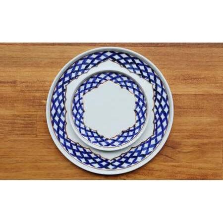 ふるさと納税 【まるふくオリジナル】有田焼 桔梗渕 Round plate 2枚セット 七宝地紋【まるふく】器 うつわ 食器 ワンプレート カフェプレート .. 佐賀県有田町の画像
