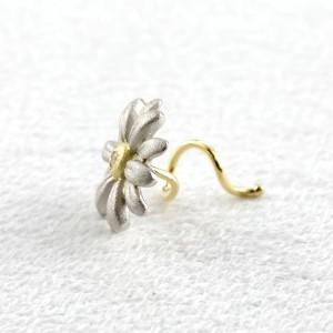 ふるさと納税  純プラチナ 18金 ピアス ダイヤ マーガレット キャッチのいらないピアス 片耳 つけっぱなし フラワー 花 ダイヤモンド イエローゴ.. 山梨県昭和町の画像