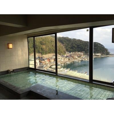 サービスクーポン、引換券 ふるさと納税 海を一望！美保関キャンプサイト ペア1日利用券＋美保館展望大浴場入浴付　23020-34 島根県松江市