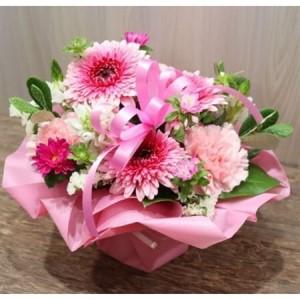 ふるさと納税 【ピンク系:ガーベラ、カーネーション＋季節のお花】生花アレンジメント【配送不可地域：離島】【1379555】 埼玉県ふじみ野市_2