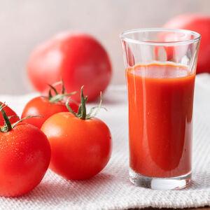 ふるさと納税 【3ヶ月定期便】 伊藤園 機能性表示食品 理想のトマト（紙）200ml&times;24本 野菜ジュース とまとジュース 長期保存 備蓄 宮崎県川南町