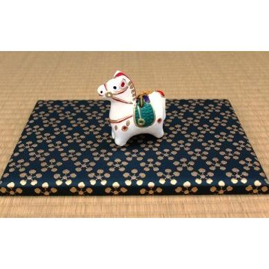ふるさと納税 民芸品・工芸品 島根県 安来市 金襴の飾り台(利休梅) 金襴 飾り台 伝統 職人 インテリア おしゃれ 織物 玄関 床の間 島根県 安来市 25-YH-01
