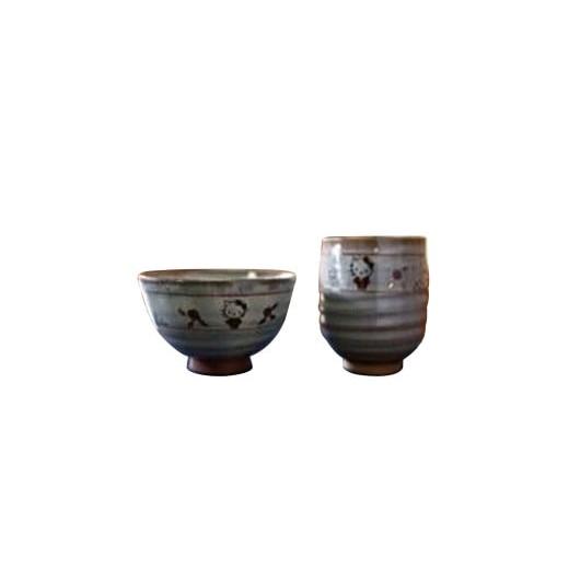 ふるさと納税 陶磁器・漆器・ガラス 奈良県 奈良市 赤膚焼 大塩昭山窯作 奈良絵 ハローキティ湯呑・茶碗セット ゆのみ 奈良県 奈良市 K-01の画像
