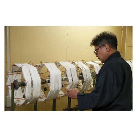 ふるさと納税 織物・繊維品 鹿児島県 いちき串木野市 本場大島紬 黒地大島紬 チェック柄大島ストール 00-060-07 B-165b 大島紬 チェックストールの画像
