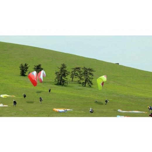 期間セール ！ ふるさと納税 秋田県 男鹿市 【男鹿寒風山でパラグライダー！！】パラグライダー遊覧飛行体験コース 5名様 【DGJ2128668941】(74970円)