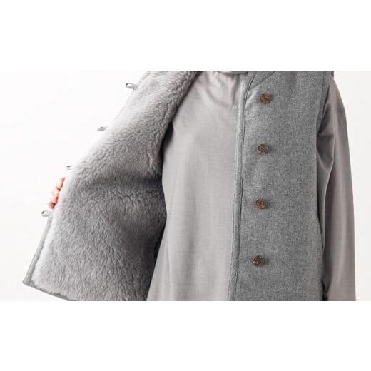 ふるさと納税 服 埼玉県 横瀬町 羊毛で暖かい「メリノン」やわらかベスト(グレー・L) 洗濯機で丸洗い可 サイズ:L カラー:グレー