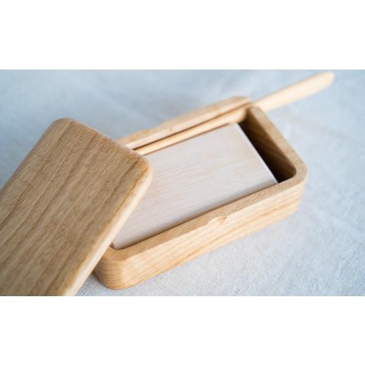ふるさと納税 食器・グラス セット 三重県 尾鷲市  家具職人こだわり バターケース＆カッティングボードセット KG-11の画像