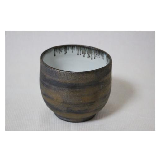 ふるさと納税 食器・グラス 茶碗 福岡県 行橋市 AI-031(3) ブロンズ釉・筒茶碗（銘：黄昏）Ｃ AI-031(3) ブロンズ釉・筒茶碗（銘：黄昏）Ｃの画像