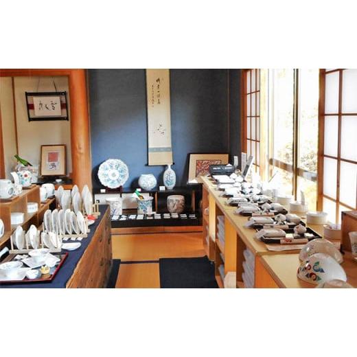ふるさと納税 食器・グラス 皿 佐賀県 有田町 有田焼 雪輪皿22cm しだれ桜文 赤絵白磁硯処 雪月花 食器 うつわ 器 磁器 陶磁器 皿 飾り皿 プレート メインプレ…の画像