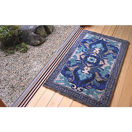ふるさと納税 織物・繊維品 佐賀県 佐賀市 鍋島緞通 手刺繍 兜唐花縁雷文 中藍地灰地茶：C510-011の画像