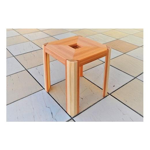 ふるさと納税 木工品・竹工品 東京都 八王子市 オブジェとしても美しい 多摩産の杉を使った「四角スツール」| いす 椅子 すぎ 木製 インテリア 家具 ナチュ…