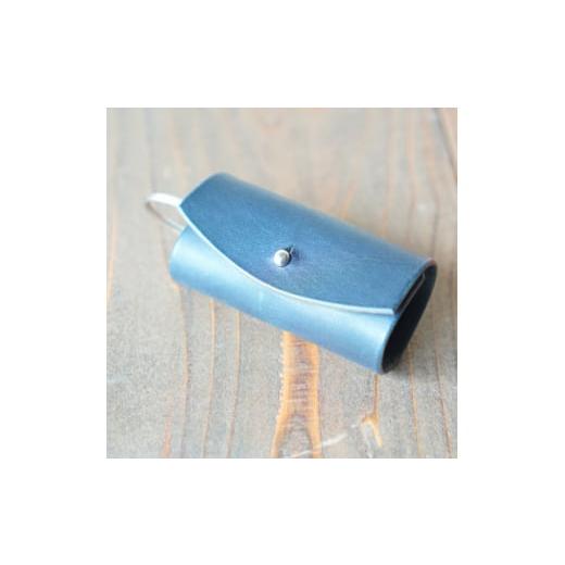ふるさと納税 岡山県 奈義町 イタリアンオイルレザーのリングキーケース NVYカラー(紺) 鍵ケース 革小物