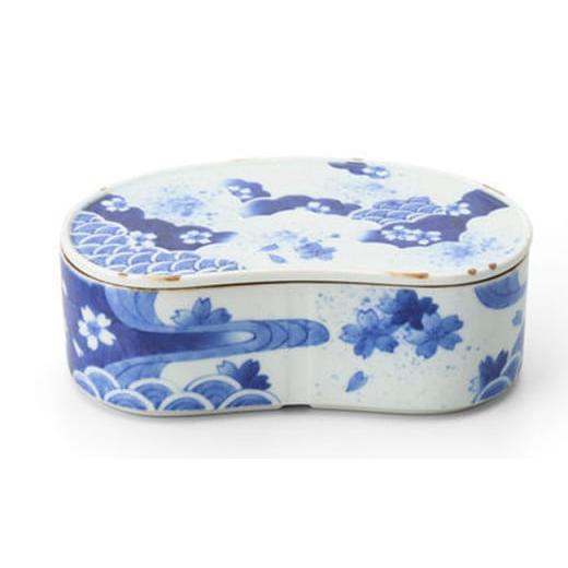 ふるさと納税 食器・グラス 皿 佐賀県 有田町 有田焼 染付桜青海波繭型陶箱 柳屋