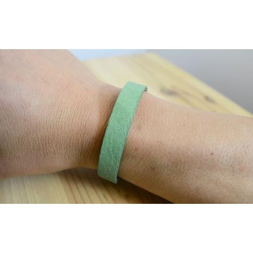 ふるさと納税 アクセサリー ブレスレット 宮城県 石巻市 石巻産 野生の鹿革ブレスレット(グリーン) グリーン