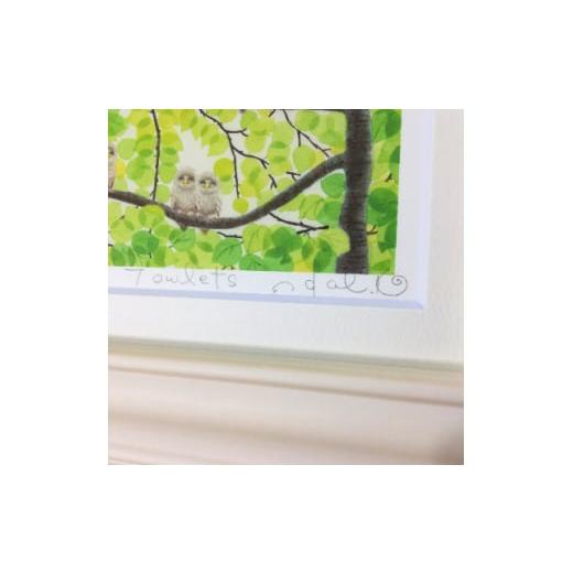 雑貨・日用品 絵画 埼玉県 川口市 【色鮮やか】 栗乃木ハルミ版画額装品「7owlets」 1242923