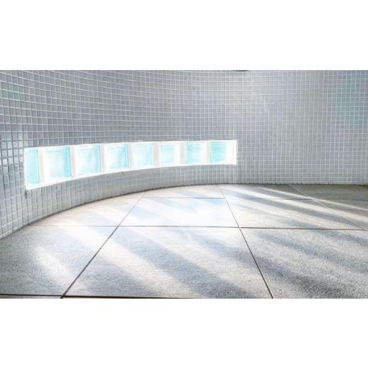 ふるさと納税 沖縄県 読谷村 BLUE STEAK WONDER YOMITANーNAGAHAMA・3〜4Fー　1泊2日宿泊券