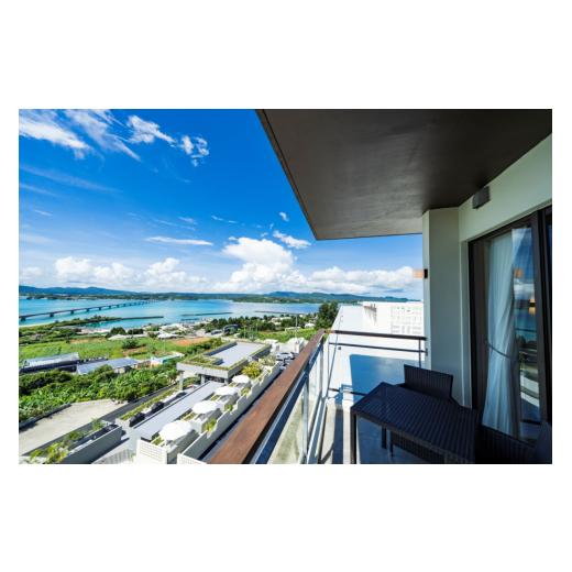 ふるさと納税 沖縄県 今帰仁村 オーシャンビュースイートに泊まる1泊2日2名様　夕朝食付きプラン（アウェイ沖縄古宇利島リゾート）