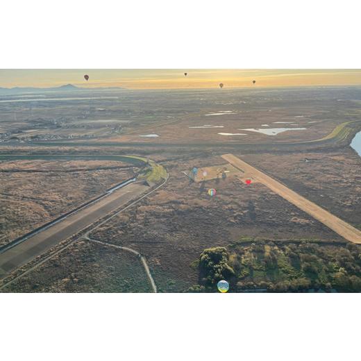 【日本未発売】 ふるさと納税 埼玉県 羽生市 【限定３】空の旅へご案内！羽生熱気球「フリーフライト」体験 【YW2702794456】(95200円)