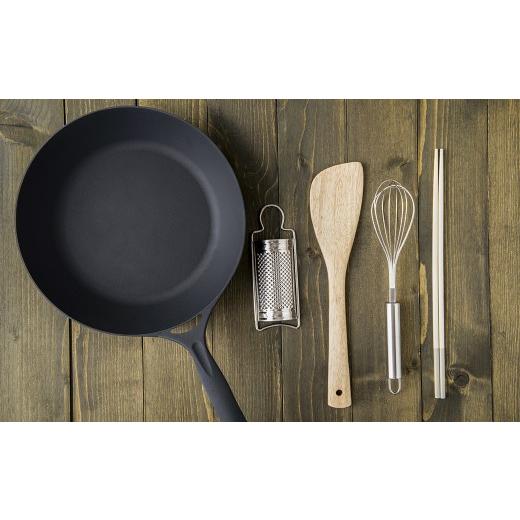 ふるさと納税 岩手県 北上市 岩鉄鉄器 ダクタイルパン26 ＆ ダクタイルパン22 ＆ 鉄たまご(鉄福ロウ×鉄ダルマ) セット【IH対応】 ふるさと納税 セット【IH対応】