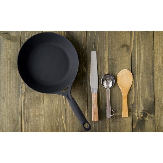 ふるさと納税 岩手県 北上市 岩鉄鉄器 ダクタイルパン26 ＆ ダクタイルパン22 ＆ 鉄たまご(鉄福ロウ×鉄ダルマ) セット【IH対応】 ふるさと納税 セット【IH対応】