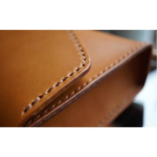 ふるさと納税 カバン ショルダーバッグ 福岡県 糸島市  経年変化を楽しむ本革製品 BOX ショルダー バック 本革 《糸島》 BLESS AAA022の画像