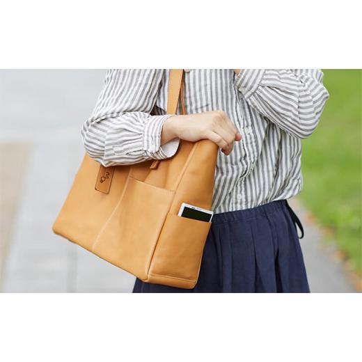 ふるさと納税 カバン トートバッグ 兵庫県 姫路市  No.5258-7301 0518 A4サイズでPCが入るかわいい本革トートバッグ（バーミリオン） バーミリオンの画像