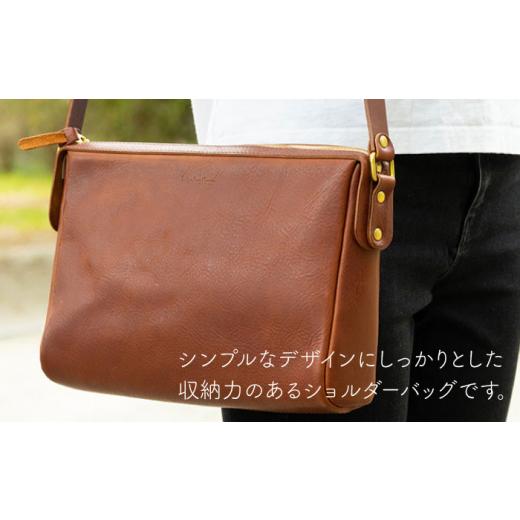 ふるさと納税 カバン ショルダーバッグ 福岡県 糸島市  コニャック ファスナーの斜め掛けショルダーバッグ《糸島》 LADIES&GENTLEMEN 革製品 革鞄 カバン …の画像
