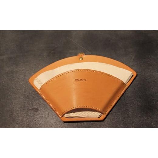 ふるさと納税 食器・グラス 栃木県 栃木市 minca 栃木レザーのコーヒーフィルターケース 自宅やキャンプシーンで ドリッパー のおともに/キャメル 653 日用…