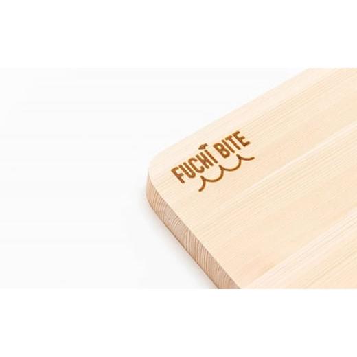 ふるさと納税 雑貨・日用品 三重県 名張市  FUCHIBITE ヒノキ 大型 まな板 木製 檜 木工品 卓上 国産 キッチン用品 キッチングッズ 調理器具 日用品 日用雑貨 …の画像