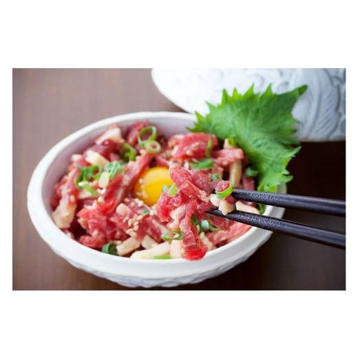 ふるさと納税 馬肉 熊本県 熊本市 熊本 馬刺し 上霜降り(トロ)、馬肉ユッケ 300g×2 合計 600g_2