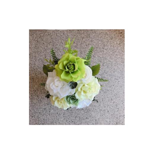 ふるさと納税 花・苗木 愛知県 名古屋市 大輪のバラの花が咲き誇るプリザーブドフラワー・bell薔薇（クリアケース入り）　ホワイト×グリーン系 （1）ホワイト…