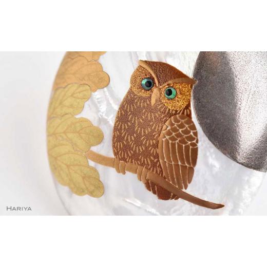 ふるさと納税 アクセサリー 石川県 加賀市 団栗とふくろう蒔絵 白蝶貝ブローチ 50mm×40mm 蒔絵 漆 白蝶貝 ふくろう 縁起物 うるしアート ブローチ アクセサリ…の画像