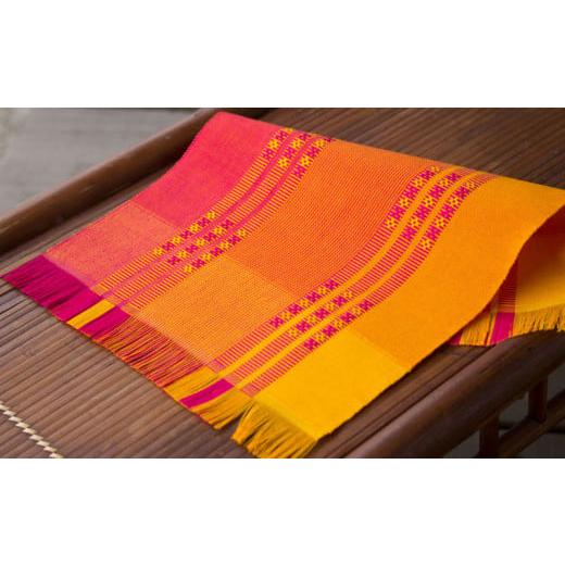 ふるさと納税 織物・繊維品 沖縄県 八重瀬町 沖縄伝統の手織り商品 機織工房しよん グーシ花織花瓶敷(赤系)- 手織り ハンドメイド 手仕事 伝統技法 インテ…