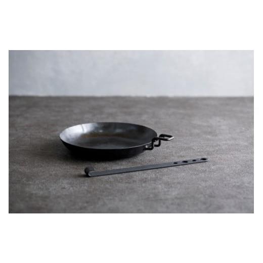 ふるさと納税 アウトドアグッズ 石川県 小松市 TOREPAN 20cm フライパン キャンプ用品 | 石川県 小松市 IRON WORKS KORUの画像