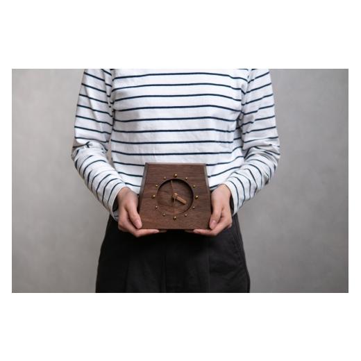 ふるさと納税 時計 置時計 愛知県 岡崎市 木製 時計 HAZAI project HAZAI CLock ウォルナット 木工品 置き時計 1台 岡崎製材 愛知県 岡崎市 ok23bzw910001 イ…