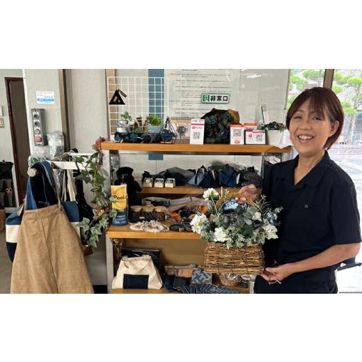 ふるさと納税 小物 広島県 福山市 インテリア デニムローズアレンジ インテリア 雑貨 デニム バラ 薔薇 花 アレンジメント フラワー 贈り物 ギフト デニムロー…の画像